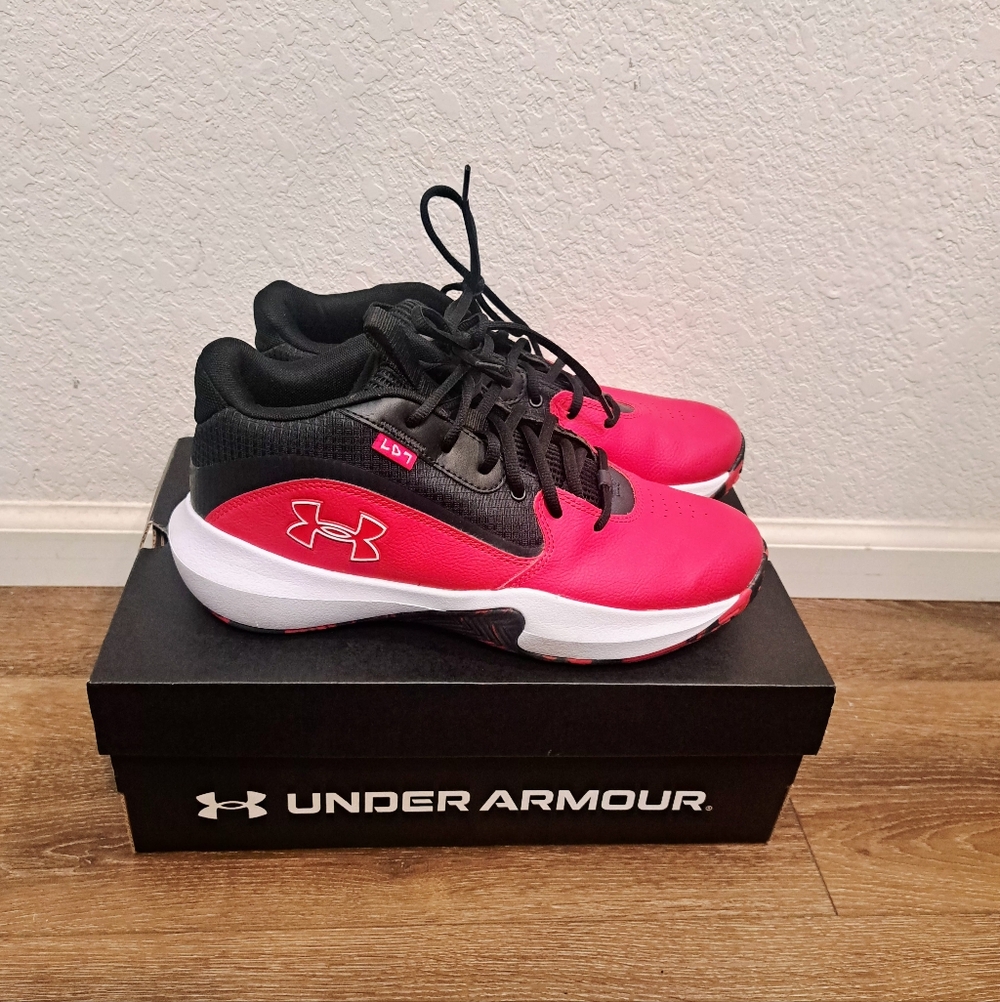 Under Armour Red/Black Upper Leather Mens Sneakers US 10